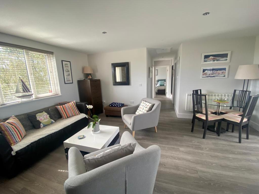 2 Bedroom Cottage Sleeps 4 With Hot-Tub, & Shared Pool Use Sennen Zewnętrze zdjęcie